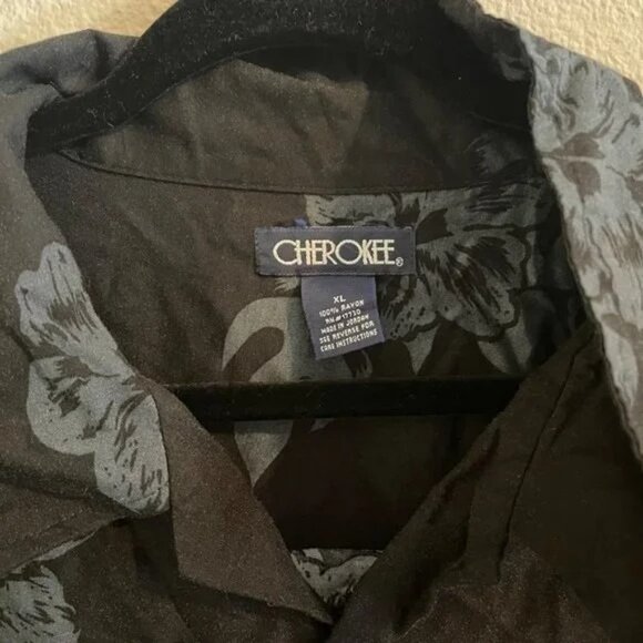 Cherokee Black Hawaiian Men Shirt Tropical Beach Vacay Button Down‎ - Picture 2 of 3